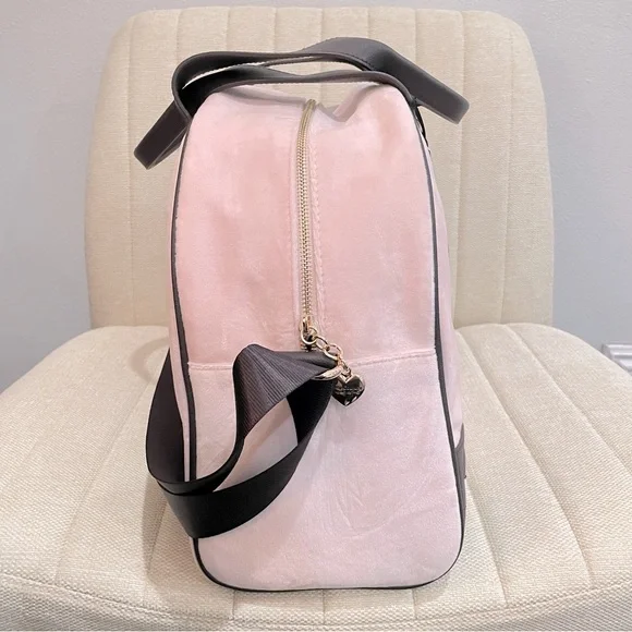 NEW Juicy Couture Pink Velour Heritage Weekender‎ Overnight Duffel Carry On Bag - Picture 4 of 7